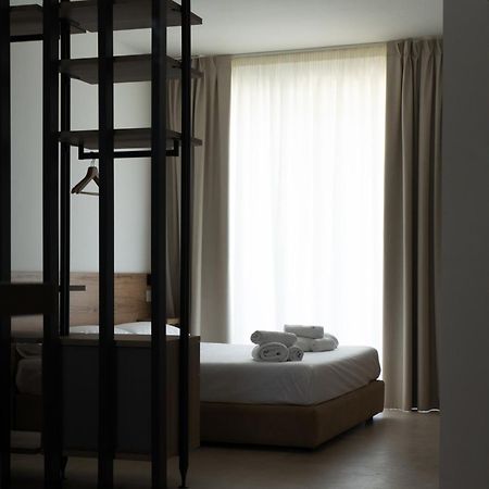 Montedarena Hotel Pulsano Esterno foto