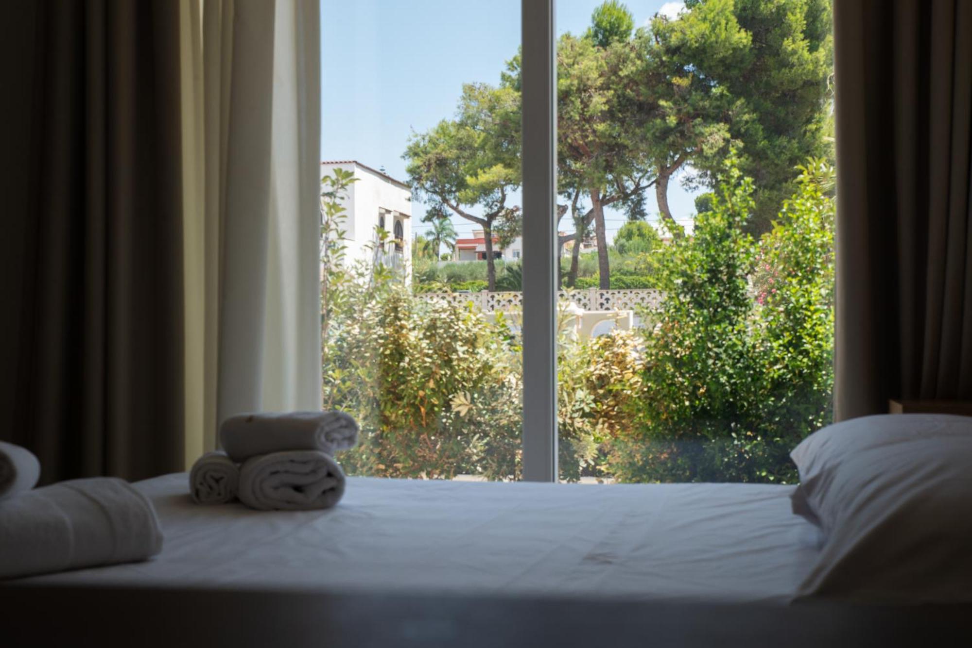 Montedarena Hotel Pulsano Esterno foto